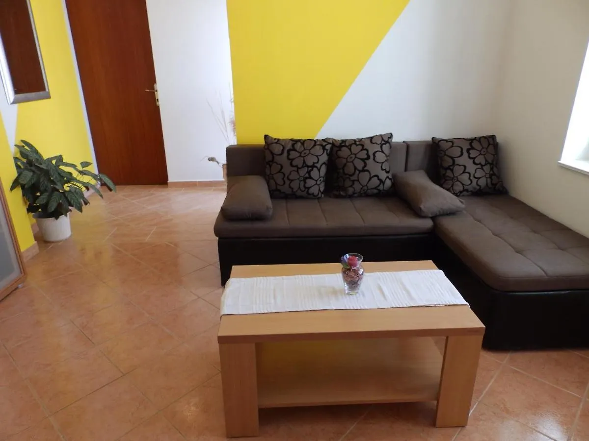 Apartment Kampor 12273C