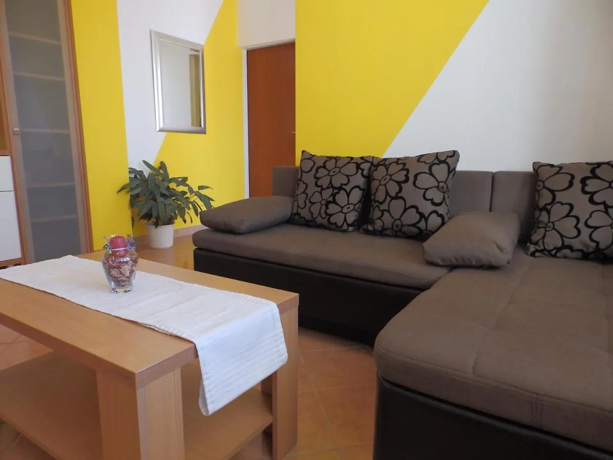 Apartment Kampor 12273C 0*,  Croatia